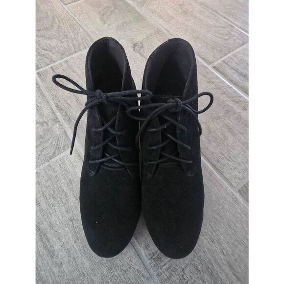 Womens Clarks Wedge Bootie Black Leather Suede Size 7 - Picture 2 of 7